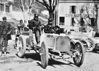 Il y a 125 ans, la surprenante interdiction des voitures par les Grisons qui a bouleversé l’histoire !