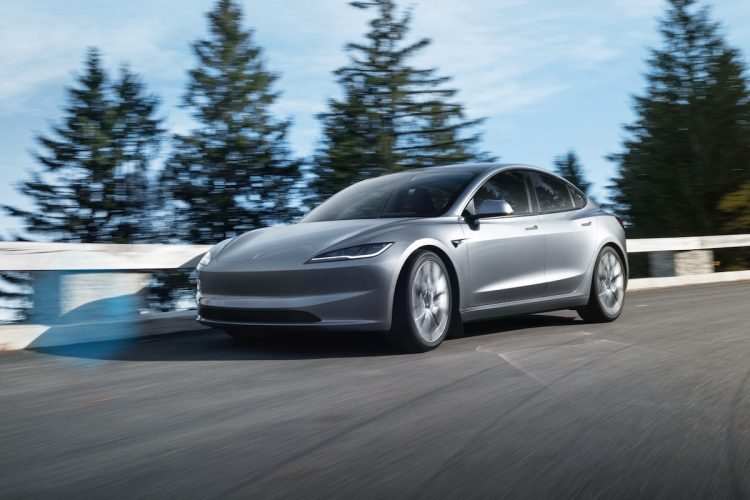 La Tesla Model 3 à moitié prix : profitez de cette offre incroyable sur un marché en déclin !