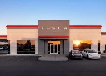 Tesla conteste un jugement choquant après un accident mortel : que cache cette décision ?