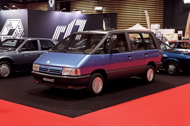 Tesla va-t-elle perdre sa place grâce au Renault Espace ?