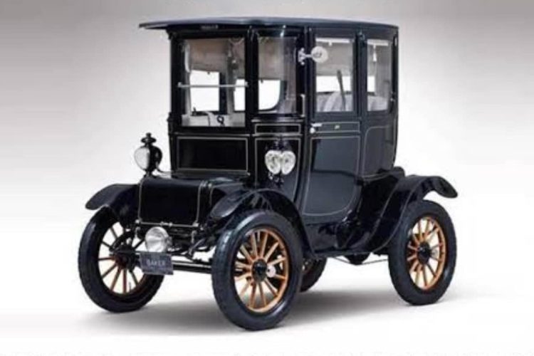 La première voiture solaire, un rêve d’hier qui pourrait changer notre avenir aujourd’hui !