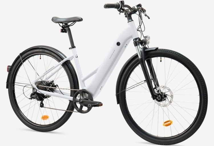 Location chez Decathlon : un VTC électrique à 1,5 €/jour, une offre à ne pas manquer ?