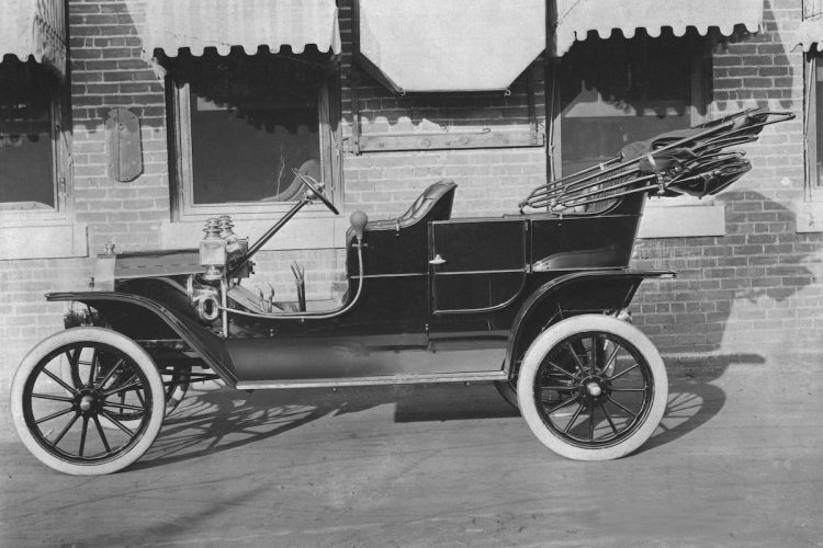 Ford a bouleversé l’histoire il y a 117 ans : un tournant inattendu sur la route !