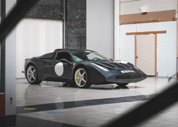 Une Ferrari unique au monde : une opportunité à ne pas rater !