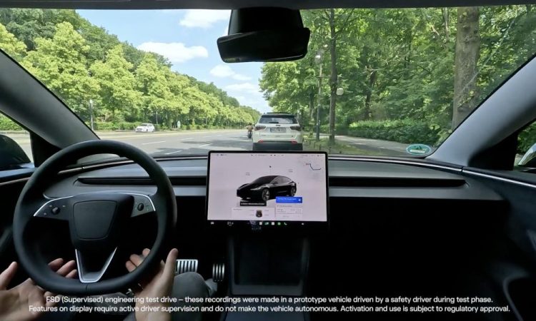 Elon Musk de Tesla lance un aperçu surprenant de la V14 de FSD : « Cela semble conscient »