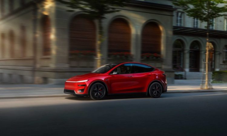 Le nouveau Tesla Model Y Performance est enfin arrivé de Giga Berlin : préparez-vous à être étonnés !
