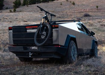 Le nouvel upgrade de Tesla transforme le Cybertruck en vaisseau spatial !