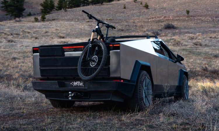 Le nouvel upgrade de Tesla transforme le Cybertruck en vaisseau spatial !