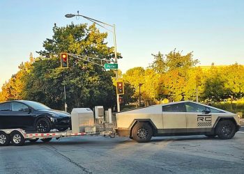 La fonctionnalité de remorquage astucieuse du Cybertruck de Tesla qui booste la sécurité va vous surprendre !