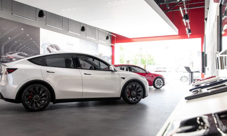 Tesla lance un contrat de location incroyable qui promet des économies folles sur les voitures d’occasion !