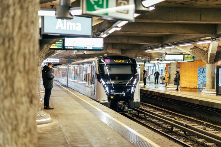 Bruxelles, 49 ans après : le jour où le métro a changé notre ville à jamais !