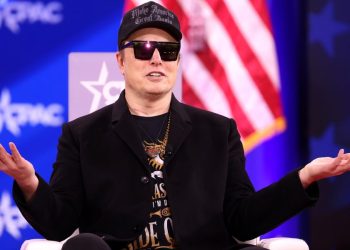 Elon Musk achète pour 1 milliard de dollars d’actions Tesla : un investissement choc qui fait parler !