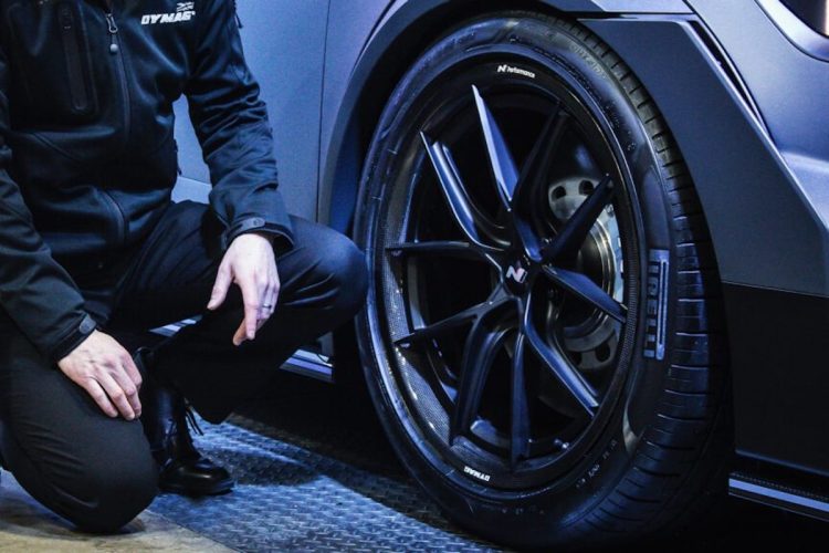 Roues hybrides carbone : innovation révolutionnaire ou simple gadget marketing ?