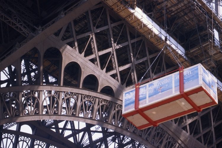 La BX de Citroën : un tournant inoubliable sous la Tour Eiffel, 43 ans après !