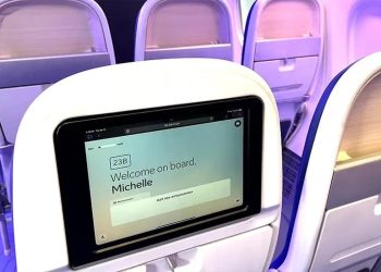 Boeing présente l’hôtesse virtuelle à intelligence artificielle : une innovation qui va bouleverser l’expérience de vol !