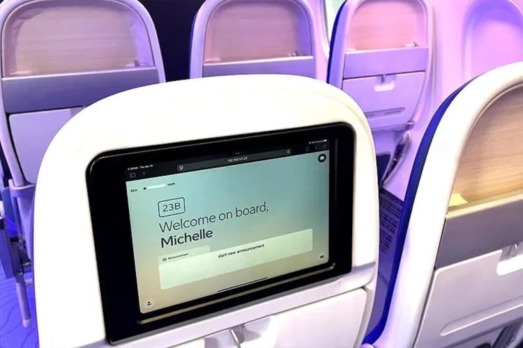 Boeing présente l’hôtesse virtuelle à intelligence artificielle : une innovation qui va bouleverser l’expérience de vol !