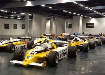 Renault met en vente aux enchères des voitures mythiques : ne ratez pas cette opportunité incroyable !