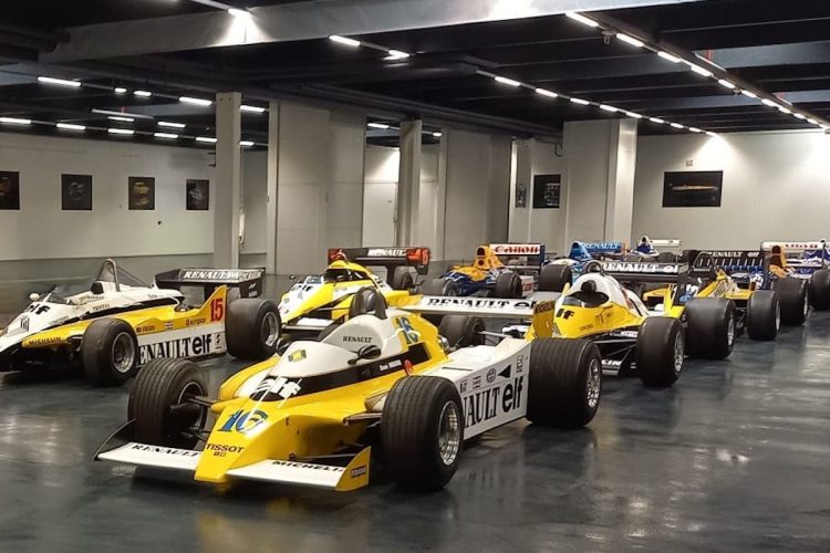 Renault met en vente aux enchères des voitures mythiques : ne ratez pas cette opportunité incroyable !