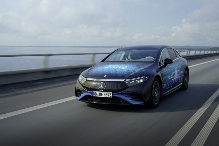 Mercedes dépasse les limites avec 1205 km d’autonomie, Tesla en difficulté !