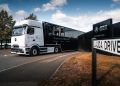 Le Mercedes eActros 600 entre dans l’arène de la Formule 1 : un choc inattendu !
