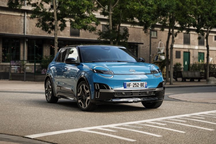 La Nissan Micra pourrait-elle vraiment supplanter la légendaire Renault 5 ?