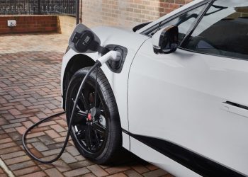 Hybrides rechargeables : la vérité choquante sur leur pollution révélée !