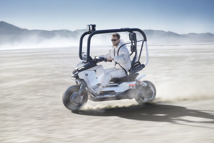 BMW relance le scooter : pourquoi se passer de casque pourrait tout changer !