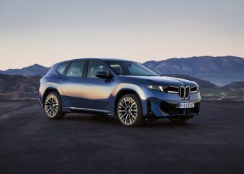 BMW fait sensation avec l’iX3 : 805 km d’autonomie et une recharge ultra rapide qui va vous surprendre !