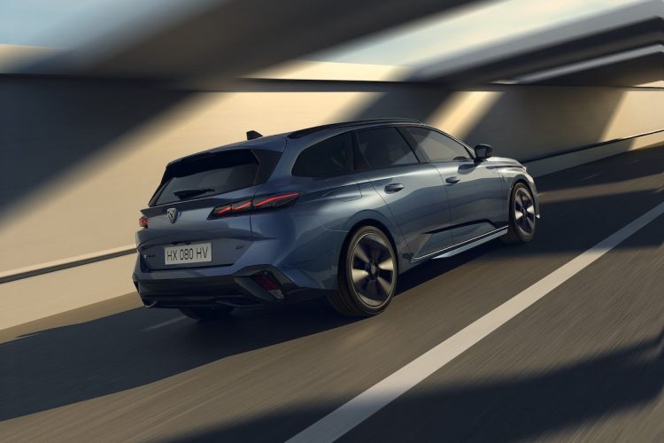 Nouvelle Peugeot 308 SW : ce break pourrait bien bouleverser votre choix de SUV !