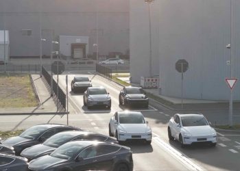 Tesla déploie pour la première fois l’FSD non supervisé en Europe : une surprise inattendue !