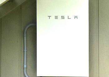 Tesla rappelle des unités Powerwall 2 en Australie : une décision qui pourrait chambouler votre énergie !