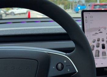 Les impressions surprenantes de trois semaines avec le Full Self-Driving de Tesla : vaut-il vraiment le coup ?
