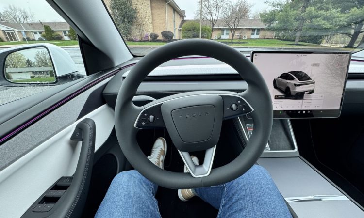 Une Tesla Model Y serait-elle la raison d’un échec au permis de conduire pour un adolescent en Ontario ?