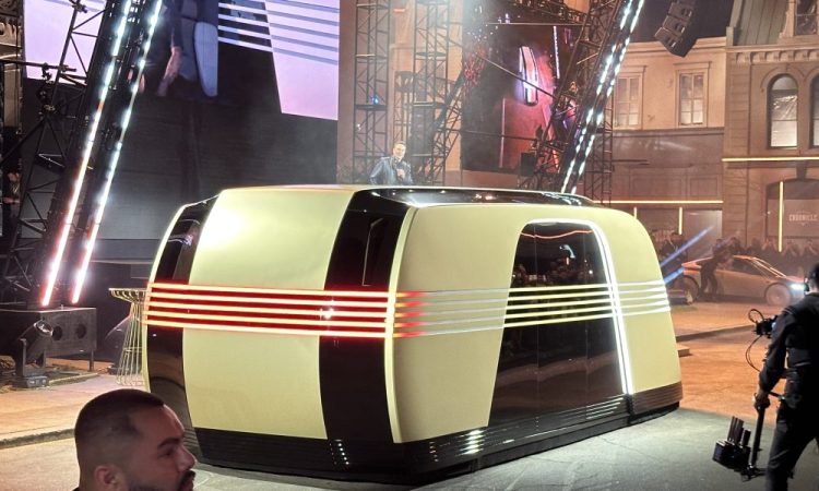 Tesla s’attaque à un défi surprenant : des trajets Robotaxi pour les personnes handicapées et les malades !