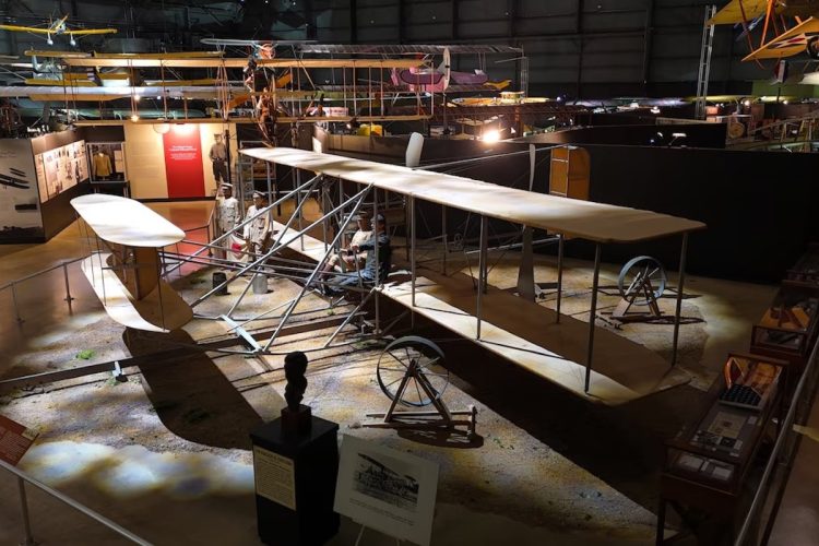 Le jour où Theodore Roosevelt a marqué l’histoire en devenant le premier président à s’envoler : un événement époustouflant !