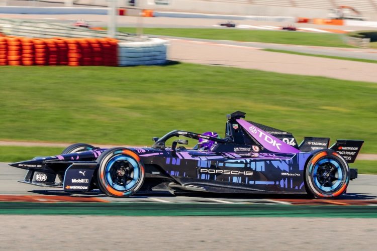 La Porsche 99X se transforme en Cayenne électrique : un changement surprenant !