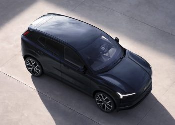 Le Volvo EX30 : plongez dans les ténèbres de cette transformation inattendue.