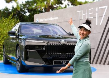 Lucy Li réalise un trou-en-un et s’empare d’une BMW i7 à 150 000 € : la chance est-elle vraiment de son côté ?