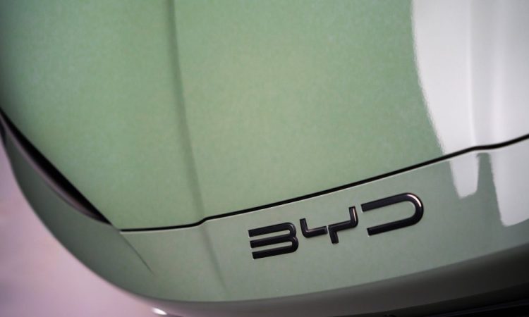 Le plus grand rival de Tesla en Chine subit une nouvelle chute de profits : que se passe-t-il vraiment ?