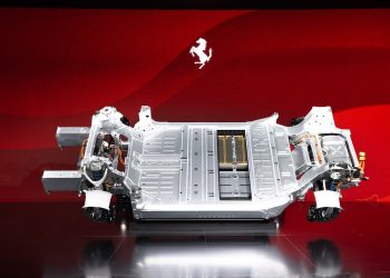 La première Ferrari à pile choque et fait perdre 13 milliards : un coup dur pour l’industrie !