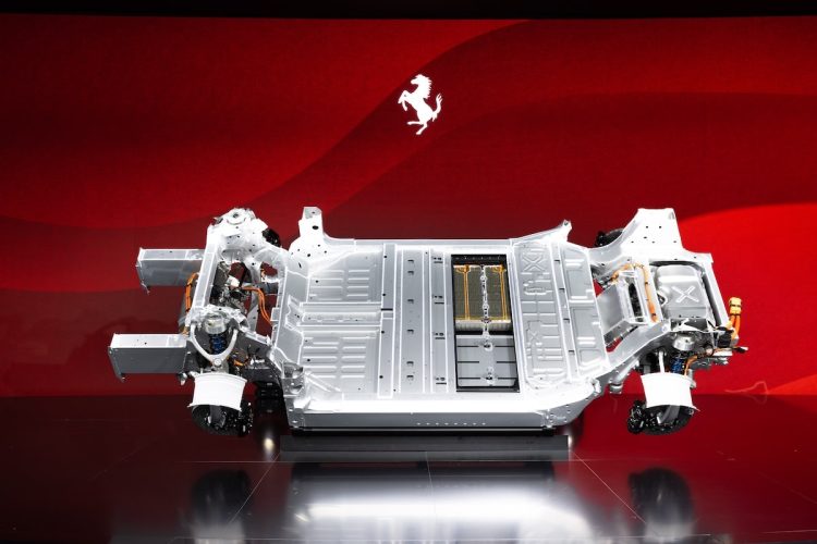 La première Ferrari à pile choque et fait perdre 13 milliards : un coup dur pour l’industrie !