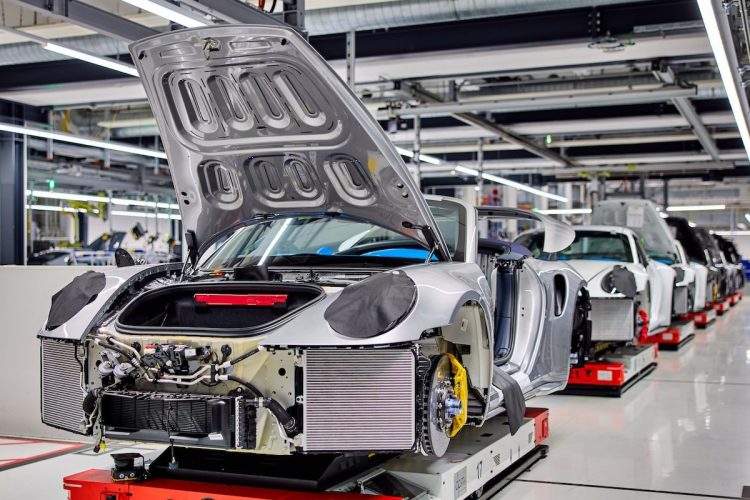 Porsche : la survie de la marque passe-t-elle par une production aux États-Unis ?