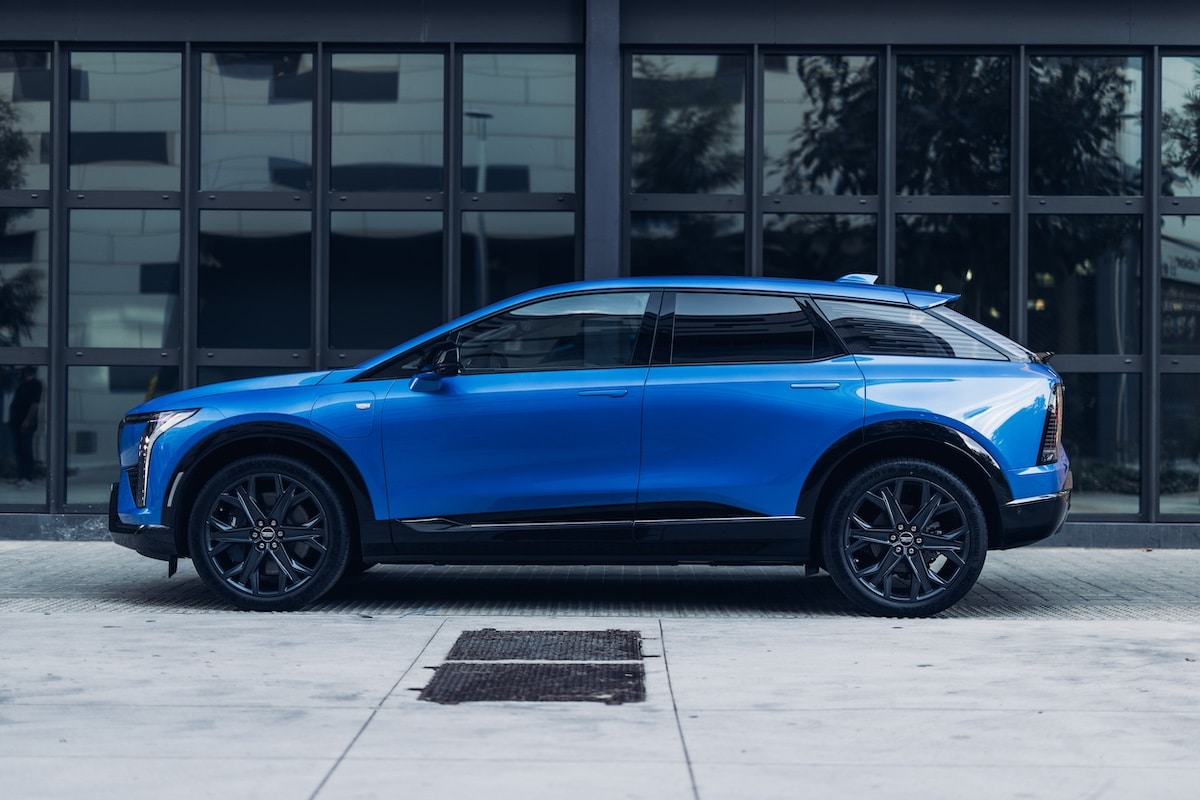 Cadillac OPTIQ Vue de côté