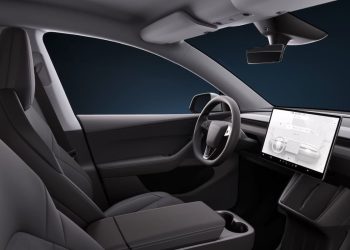 Tesla a-t-il vraiment craqué pour le toit du Model Y Standard ?