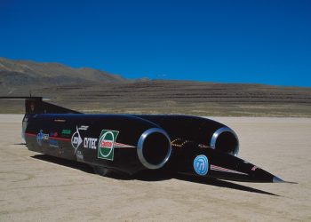 Quand une voiture a défié les lois de la physique en franchissant le mur du son il y a 28 ans, personne n’aurait pu l’imaginer !