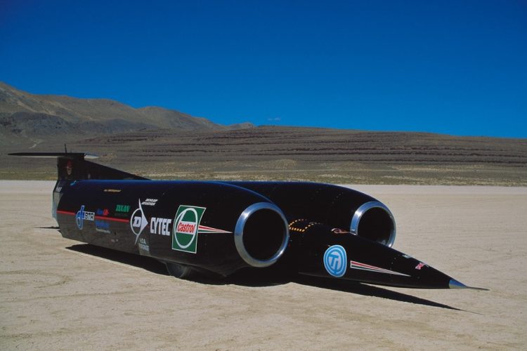 Quand une voiture a défié les lois de la physique en franchissant le mur du son il y a 28 ans, personne n’aurait pu l’imaginer !