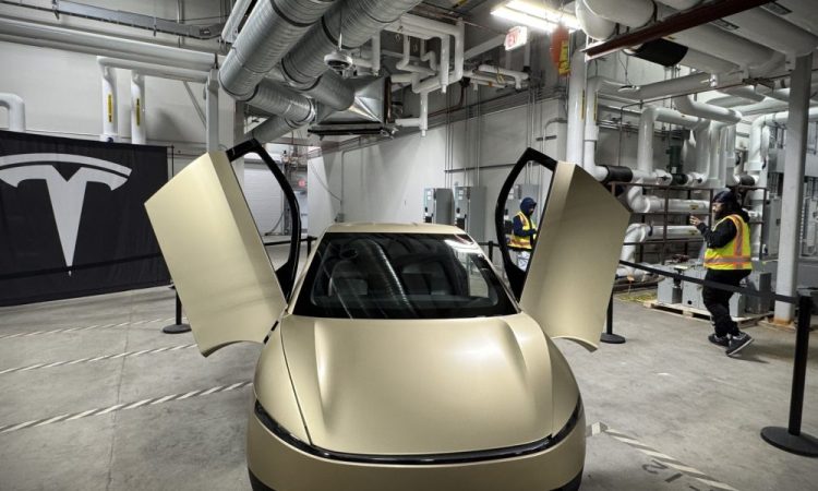 Les tests du Tesla Cybercab reprennent, et vous ne devinerez jamais pourquoi !