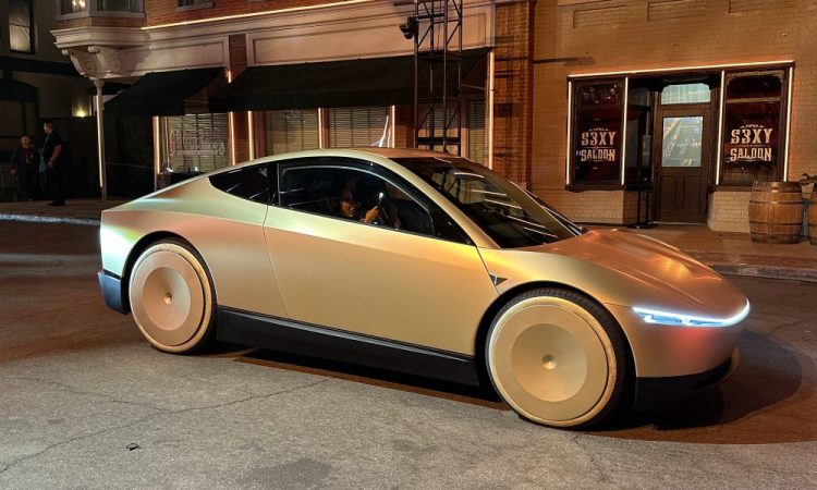 Un dirigeant de Tesla dévoile un développement choquant avec le Cybercab qui pourrait tout changer !