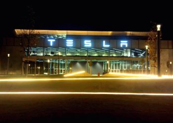 Le responsable de l’usine Tesla révèle des astuces étonnantes sur la production d’un modèle abordable !