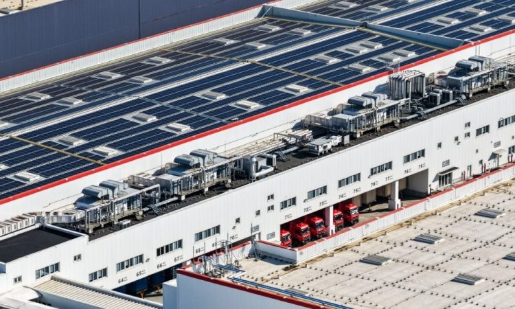 La production solaire massive des sites de Tesla à Shanghai va-t-elle bouleverser l’industrie ?